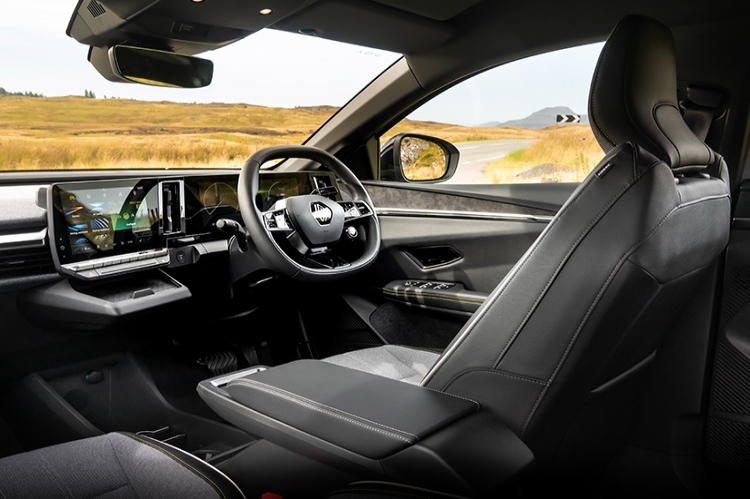 RENAULT MEGANE E-TECH HATCHBACK Techno